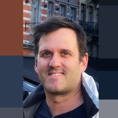Headshot of David Nadeau