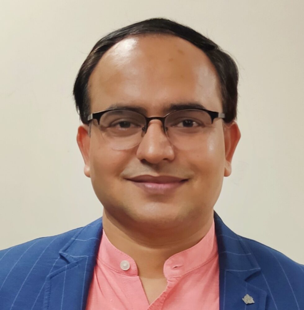 Headshot of Manoj Bhadoria