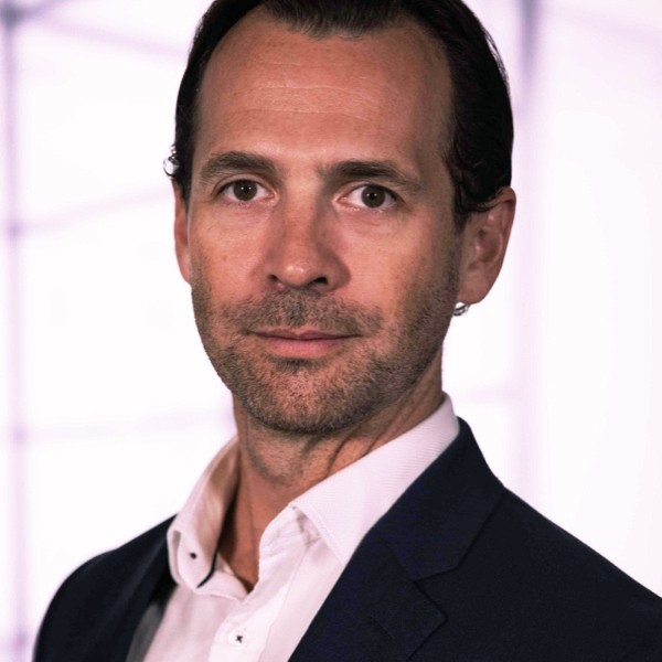 Headshot of Jonathan Benson