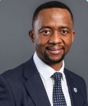 Headshot of Sibusiso Ngubeni