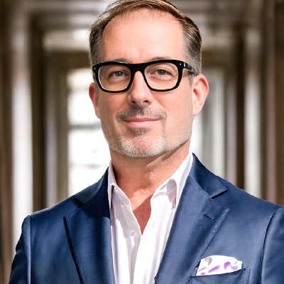 Headshot of Jay Como