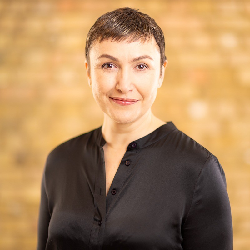 Headshot of Elena Simperl